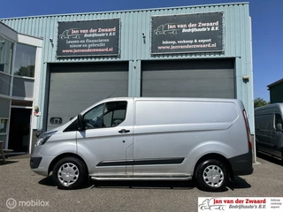 Hoofdafbeelding Ford Transit Custom Ford Transit Custom 290 2.2 TDCI L1H1 Trend 3 zitplaatsen Trekhaak Airco