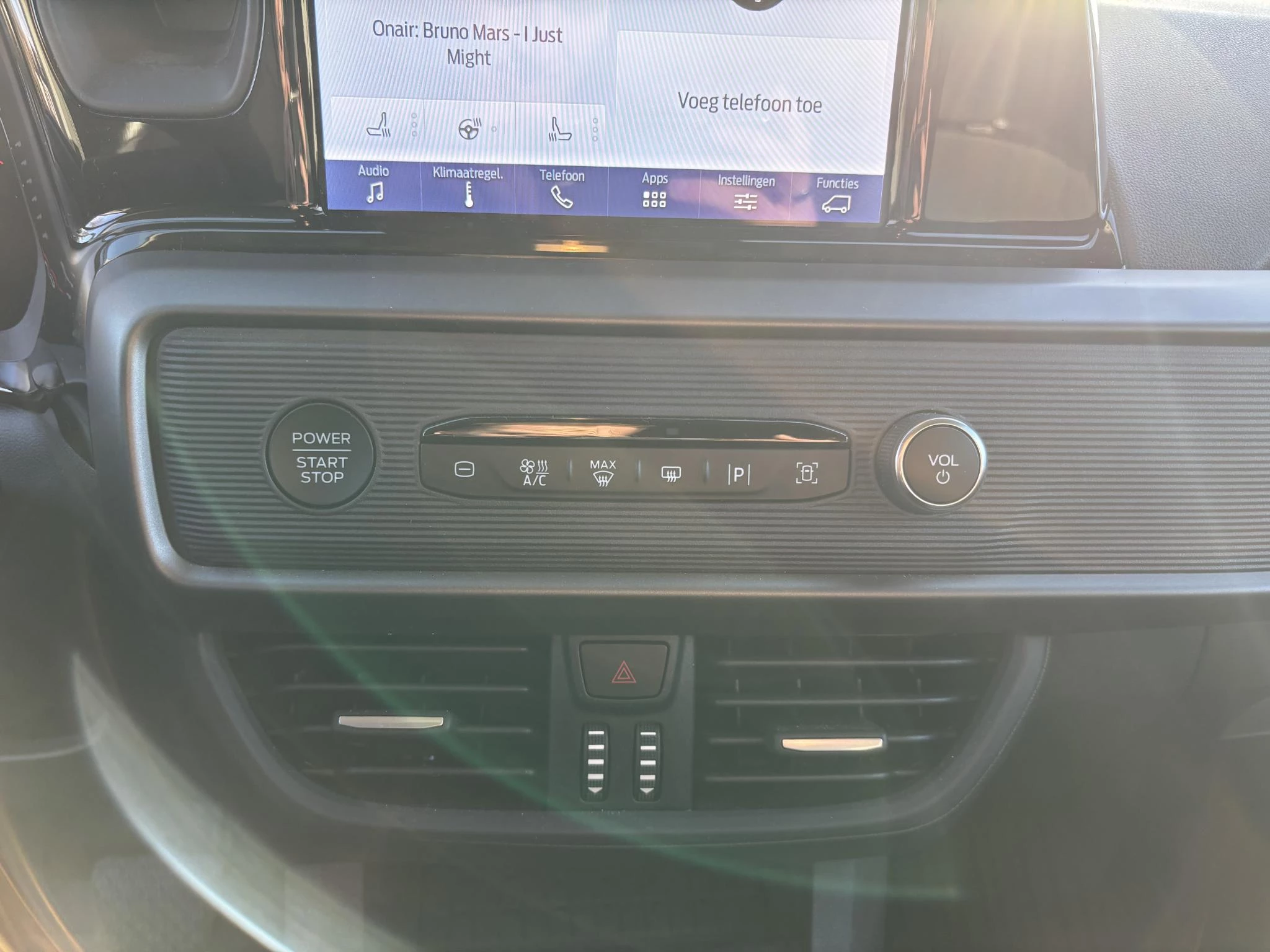 Hoofdafbeelding Ford Transit Courier