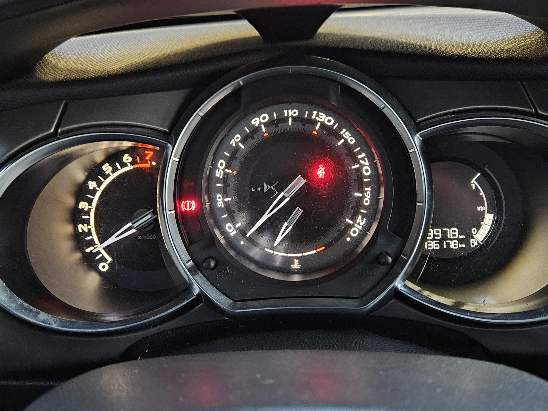 Hoofdafbeelding DS DS 3