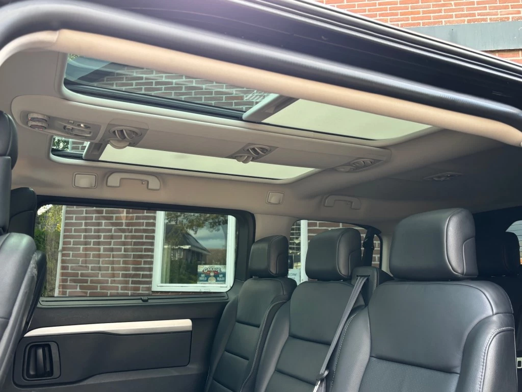 Hoofdafbeelding Peugeot e-Traveller