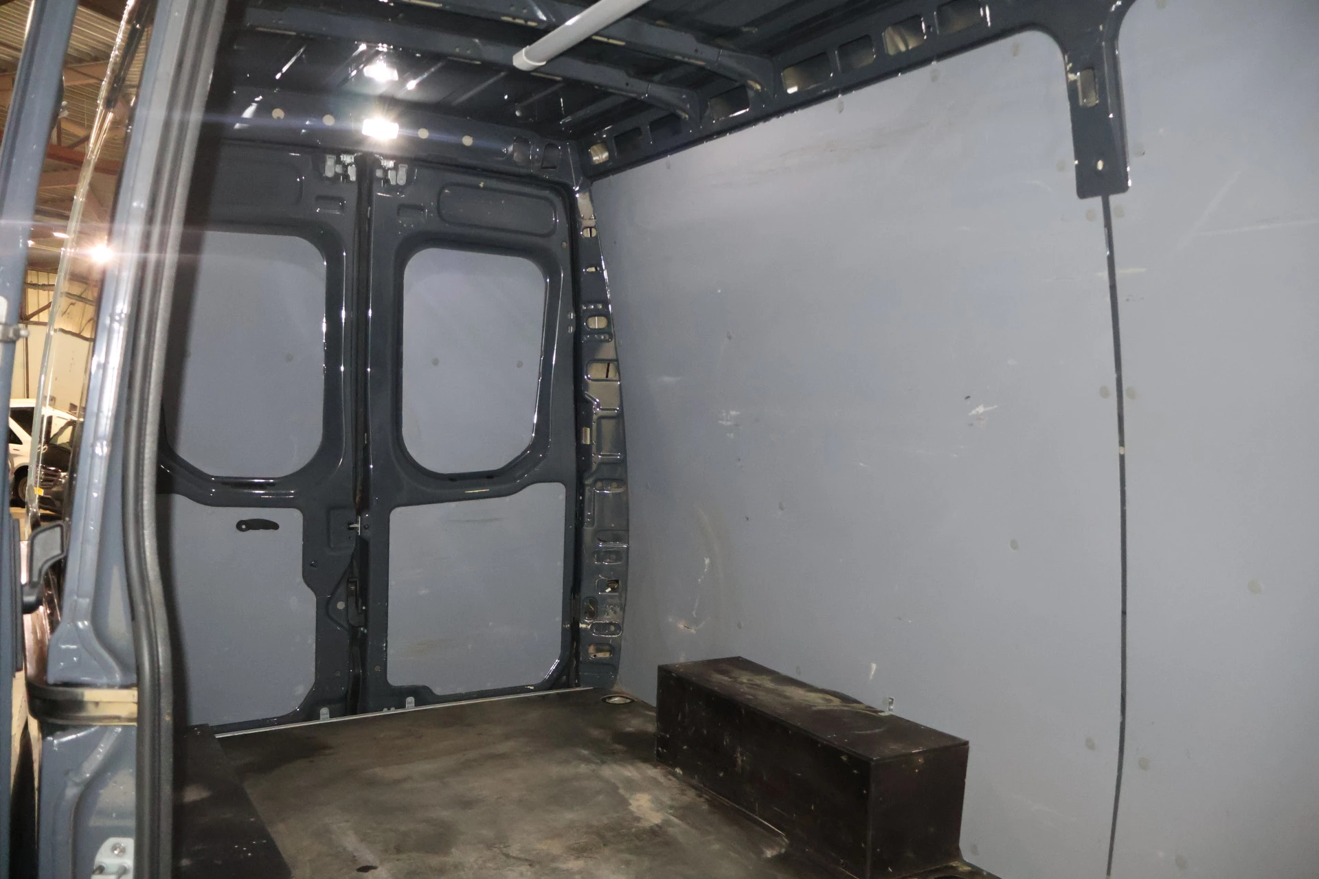 Hoofdafbeelding Iveco 35S18 L2 H2 Automaat Airco Navigatie 3.5T Trekhaak