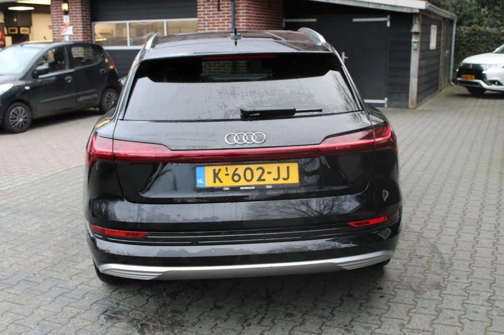 Hoofdafbeelding Audi e-tron