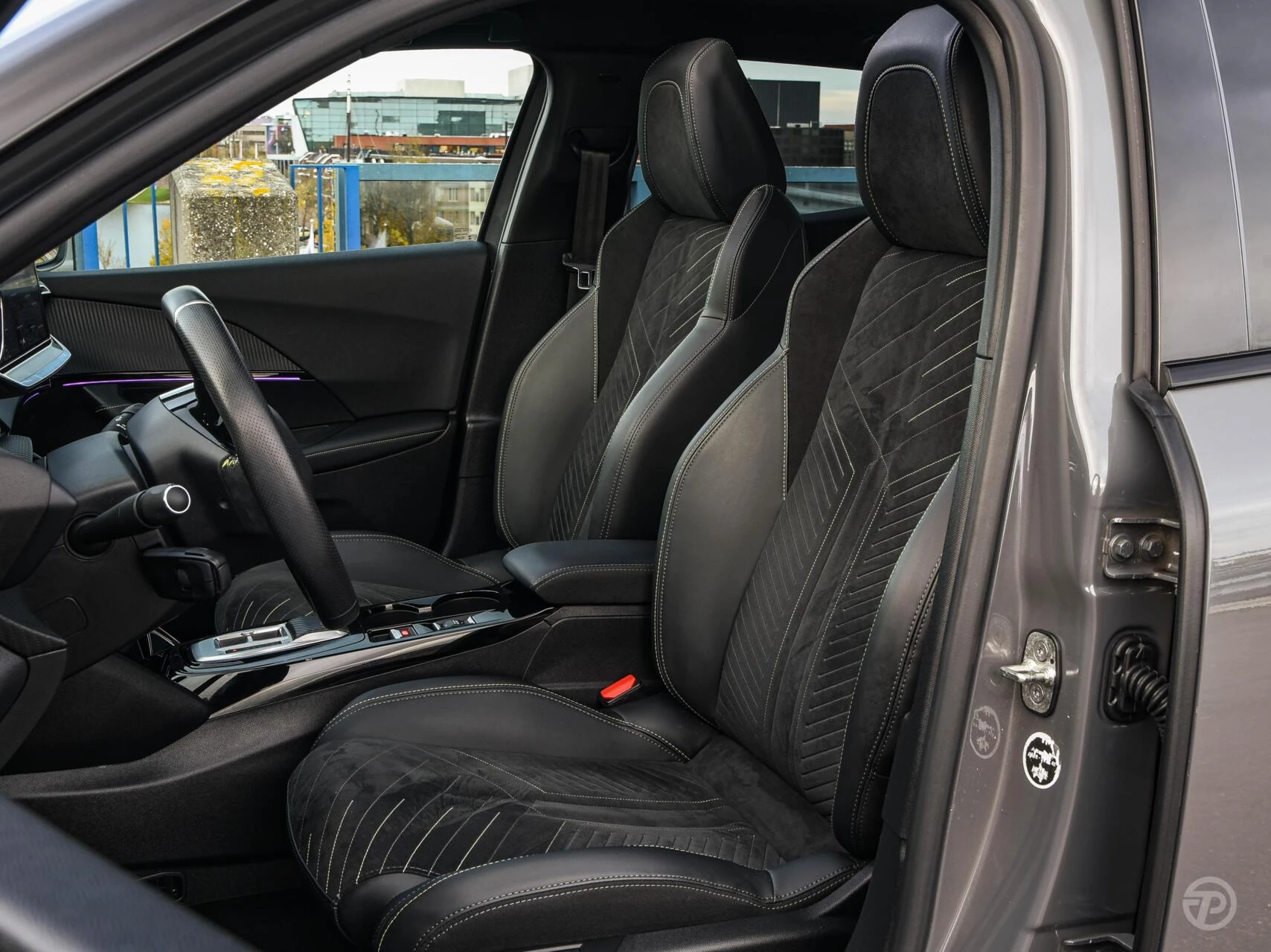 Hoofdafbeelding Peugeot e-2008