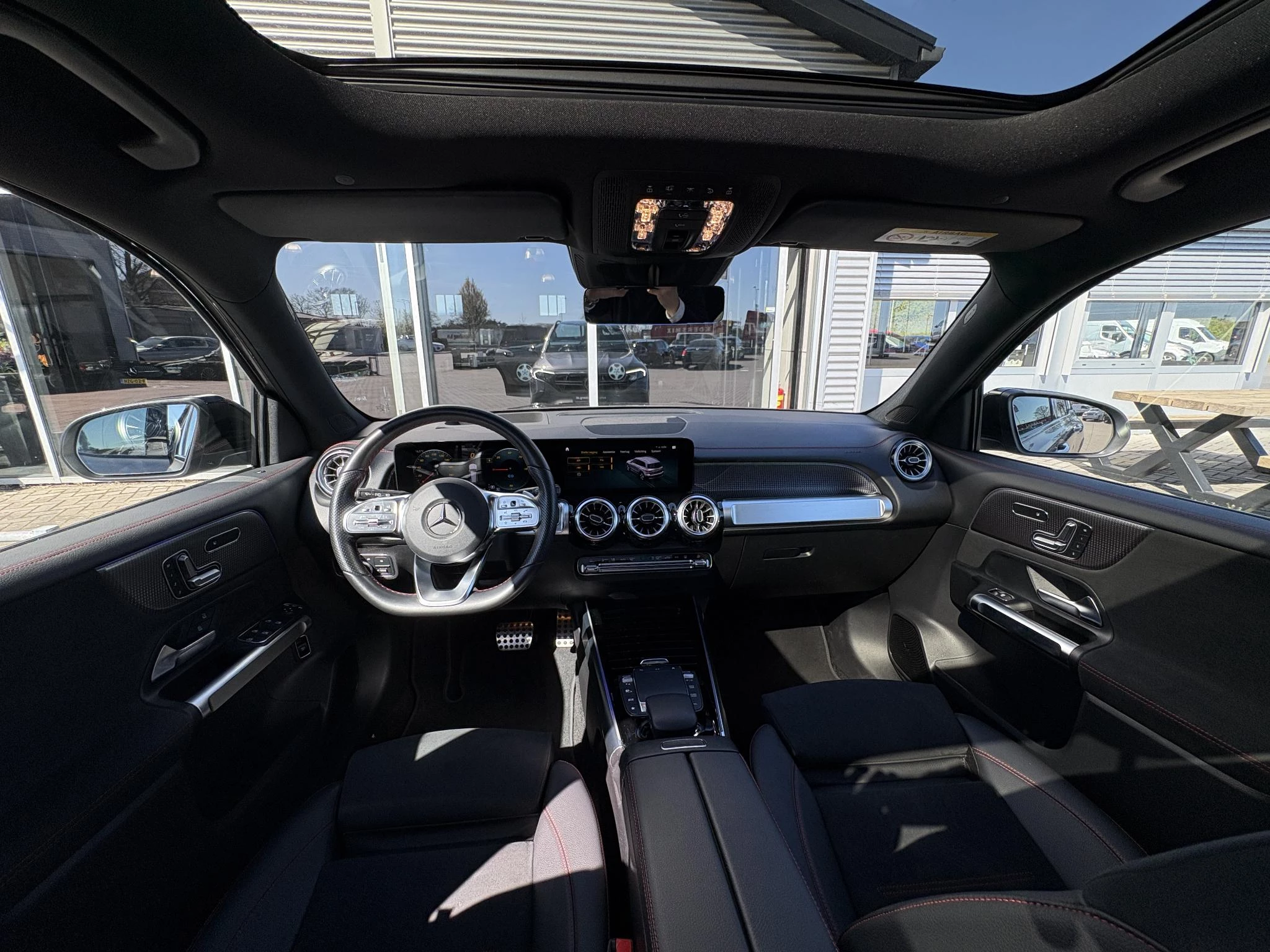 Hoofdafbeelding Mercedes-Benz EQB