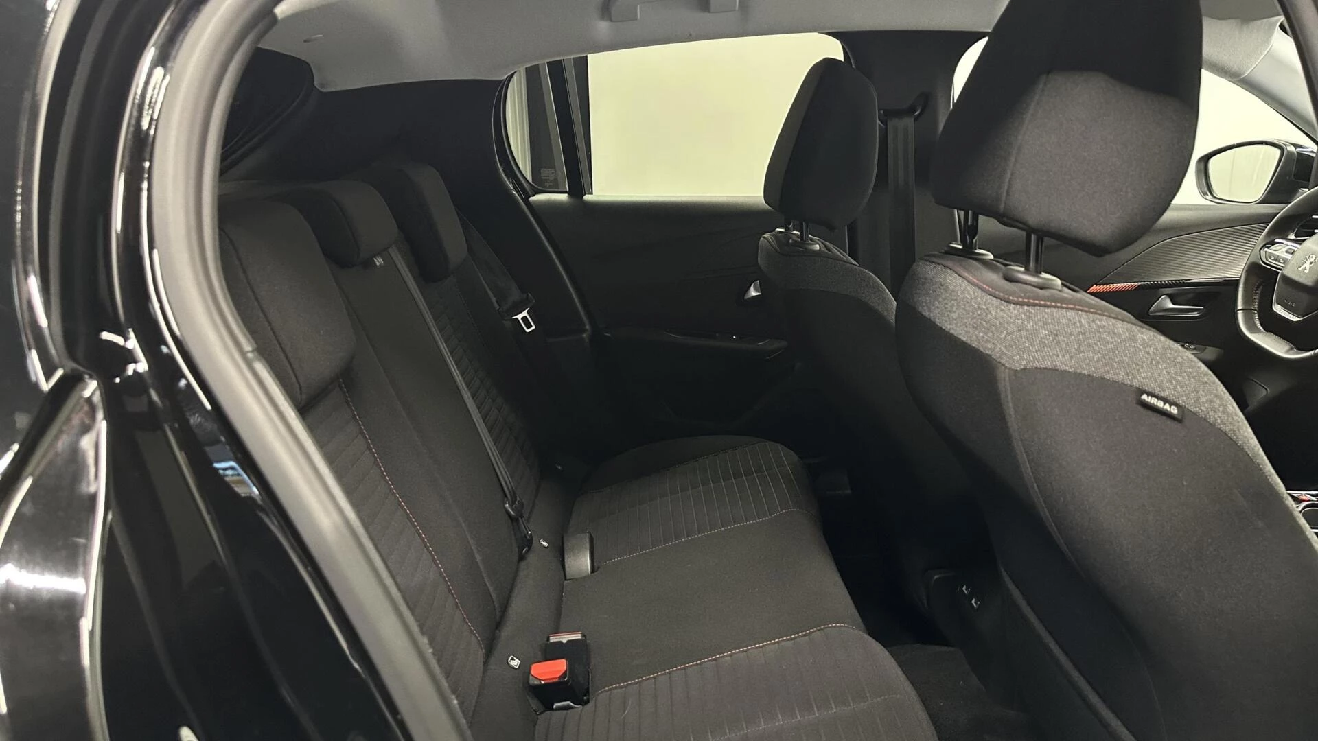 Hoofdafbeelding Peugeot e-208