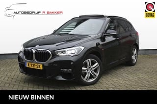 BMW X1 sDrive18i M-sport // Panoramadak - LED - Camera - Sfeerverlichting - M Sport interieur - M Sport velgen