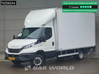Hoofdafbeelding Iveco Daily Iveco Daily 35C18 3.0L Automaat Laadklep Zijdeur Dubbellucht Bakwagen 180PK LED Airco Cruise Camera Lat om Lat D'Hollandia Bakwagen Meubelbak Koffer Airco Cruise control