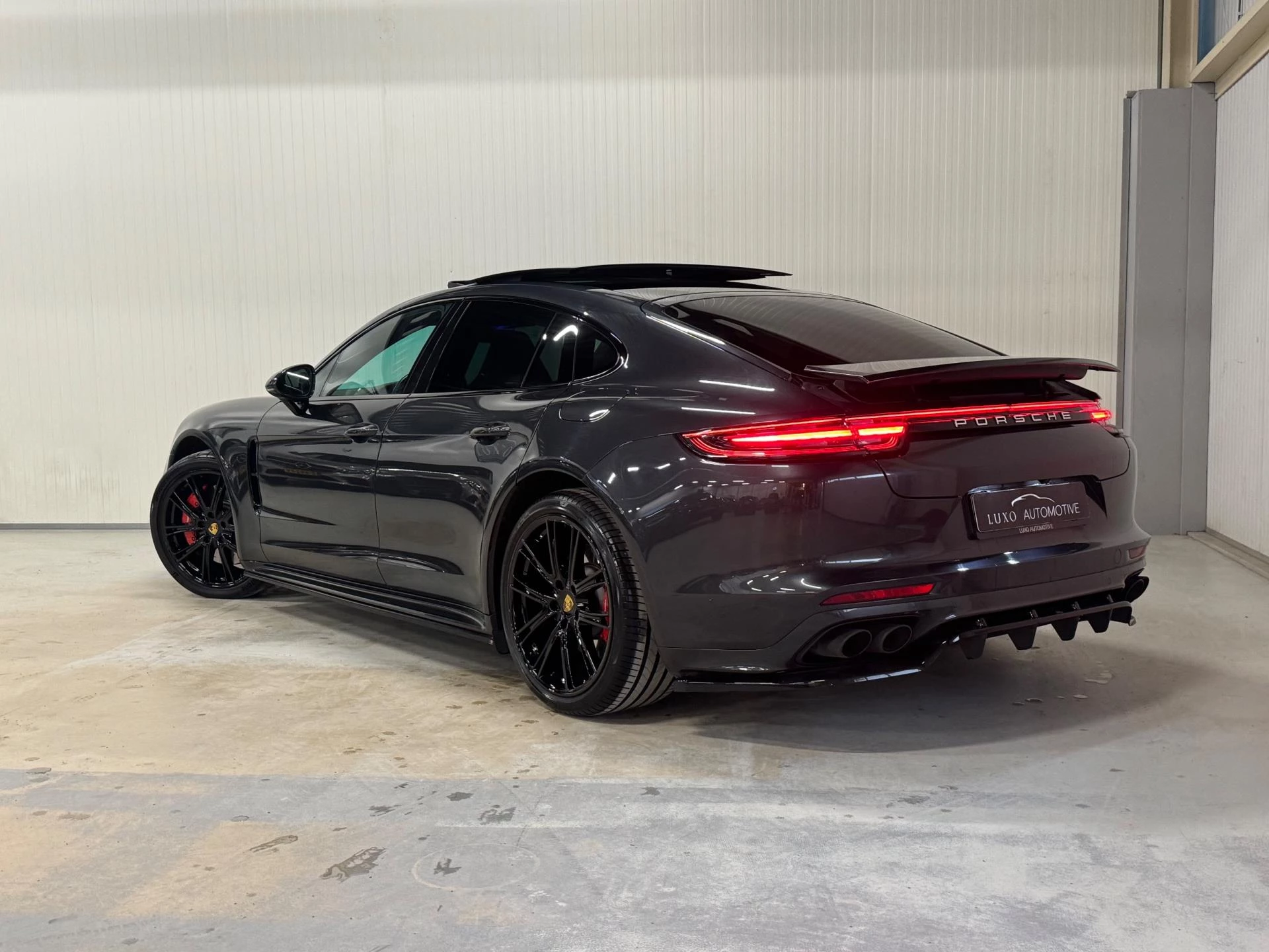 Hoofdafbeelding Porsche Panamera