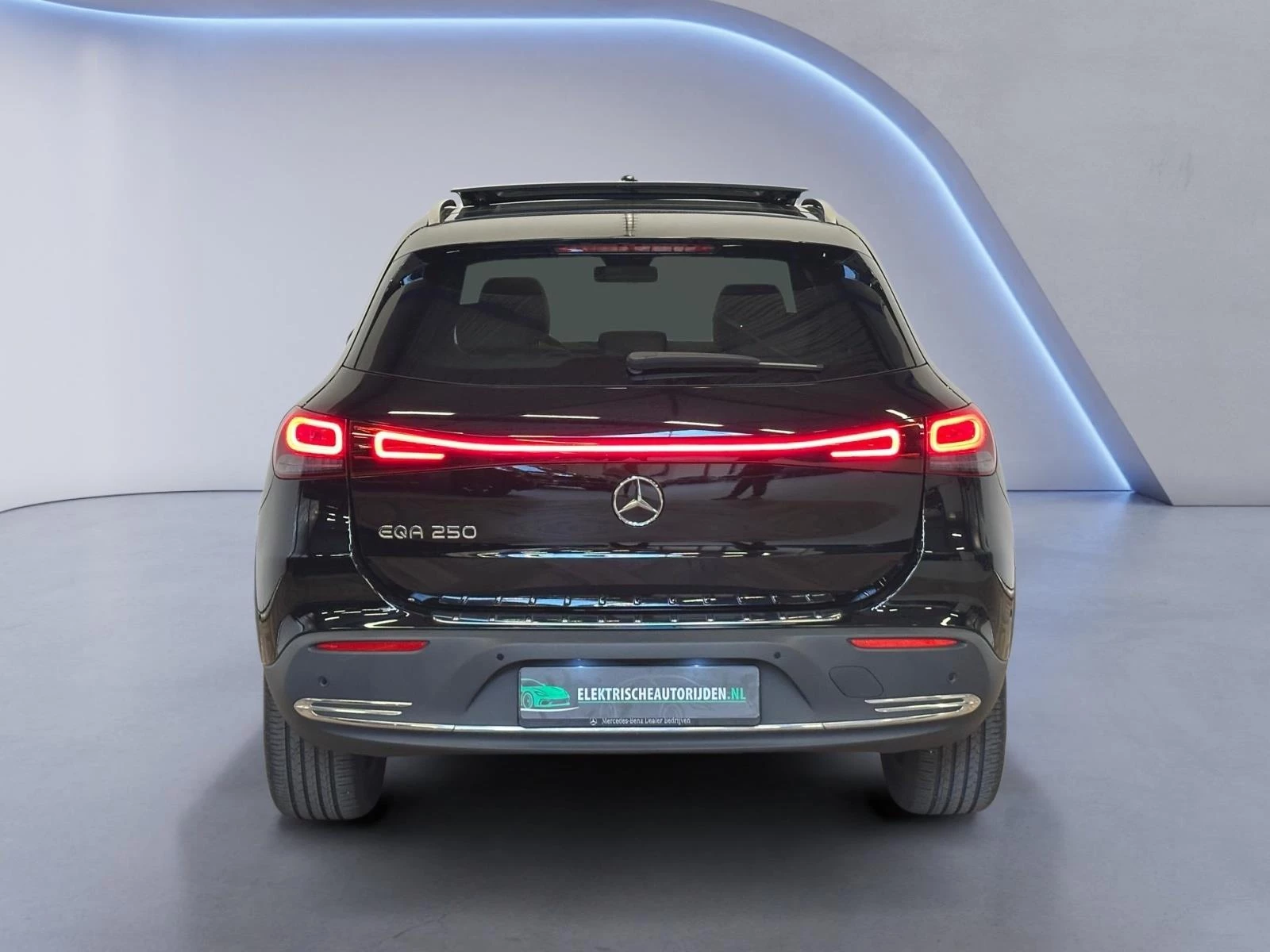 Hoofdafbeelding Mercedes-Benz EQA