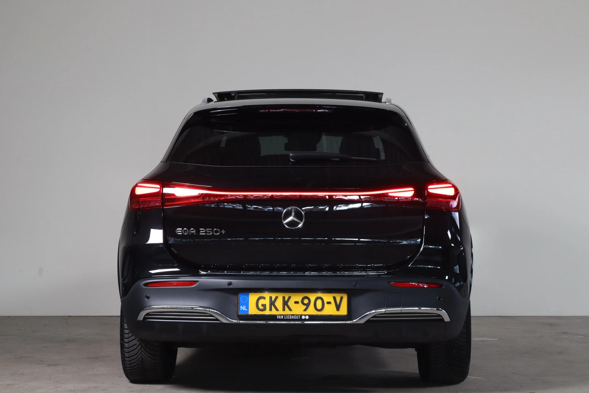 Hoofdafbeelding Mercedes-Benz EQA
