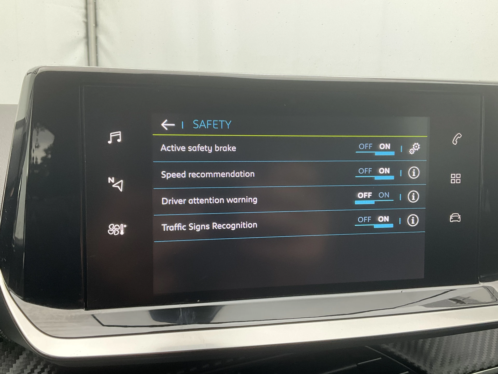 Hoofdafbeelding Peugeot e-208