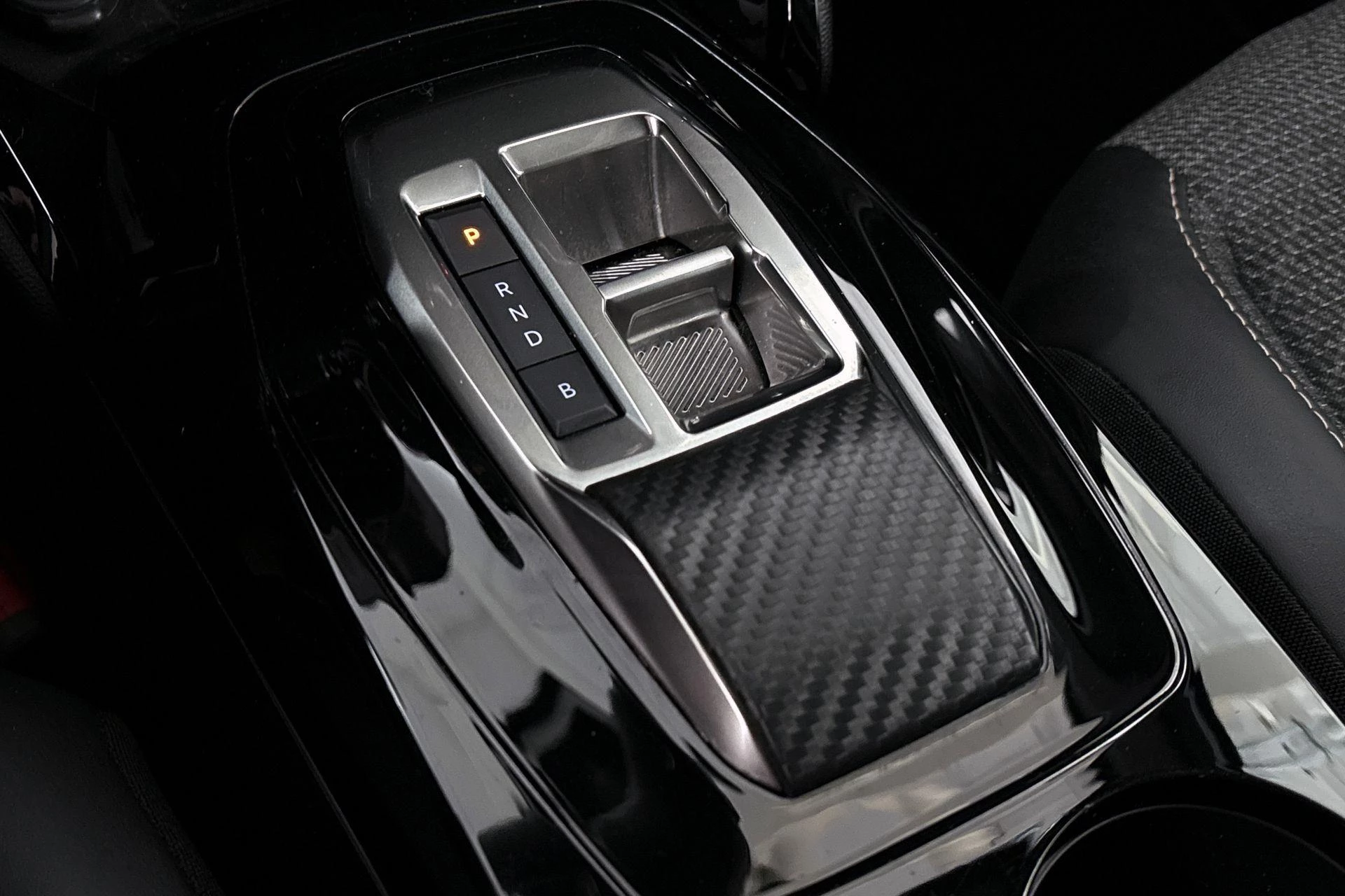 Hoofdafbeelding Peugeot e-2008
