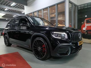 Hoofdafbeelding Mercedes-Benz GLB Mercedes GLB AMG 35 4MATIC 7 PERSOONS HEAD UP WIDESCREEN  ELEKTRISCHE STOELEN ALCANTARA STUUR