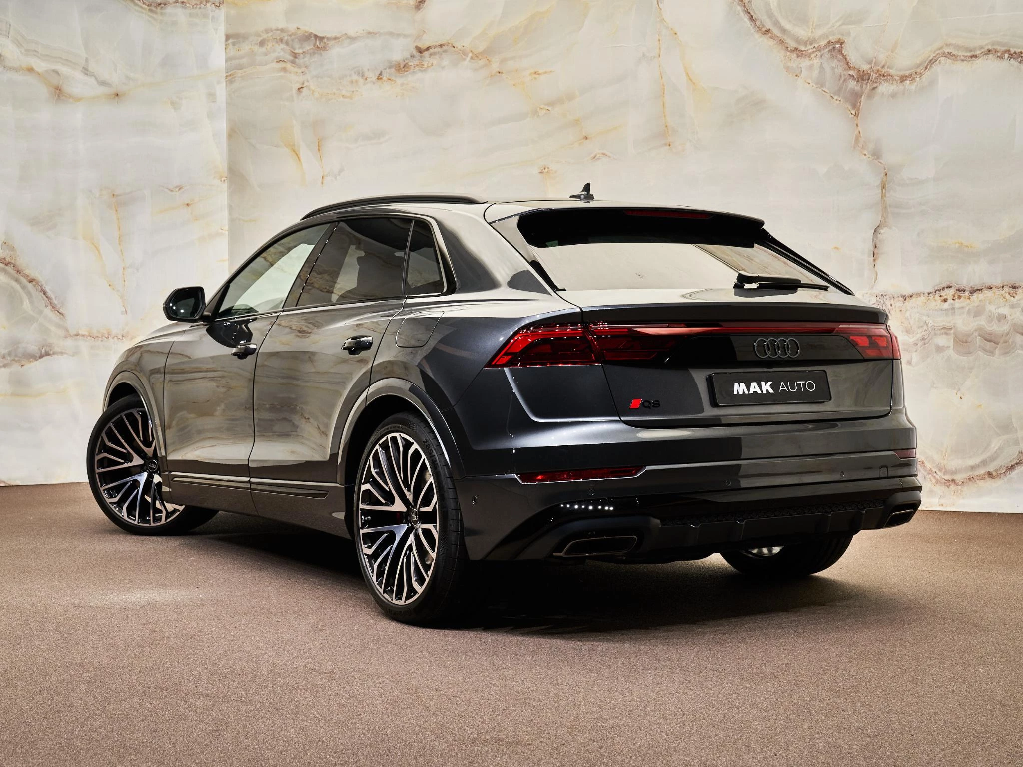 Hoofdafbeelding Audi Q8