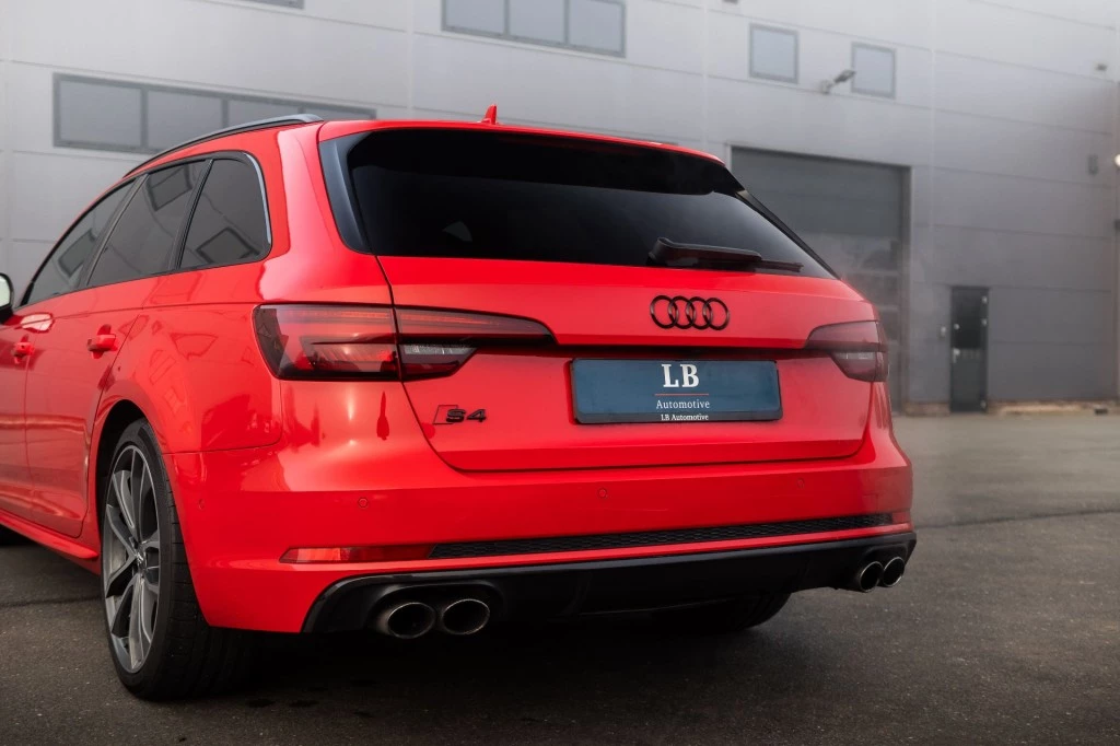 Hoofdafbeelding Audi S4