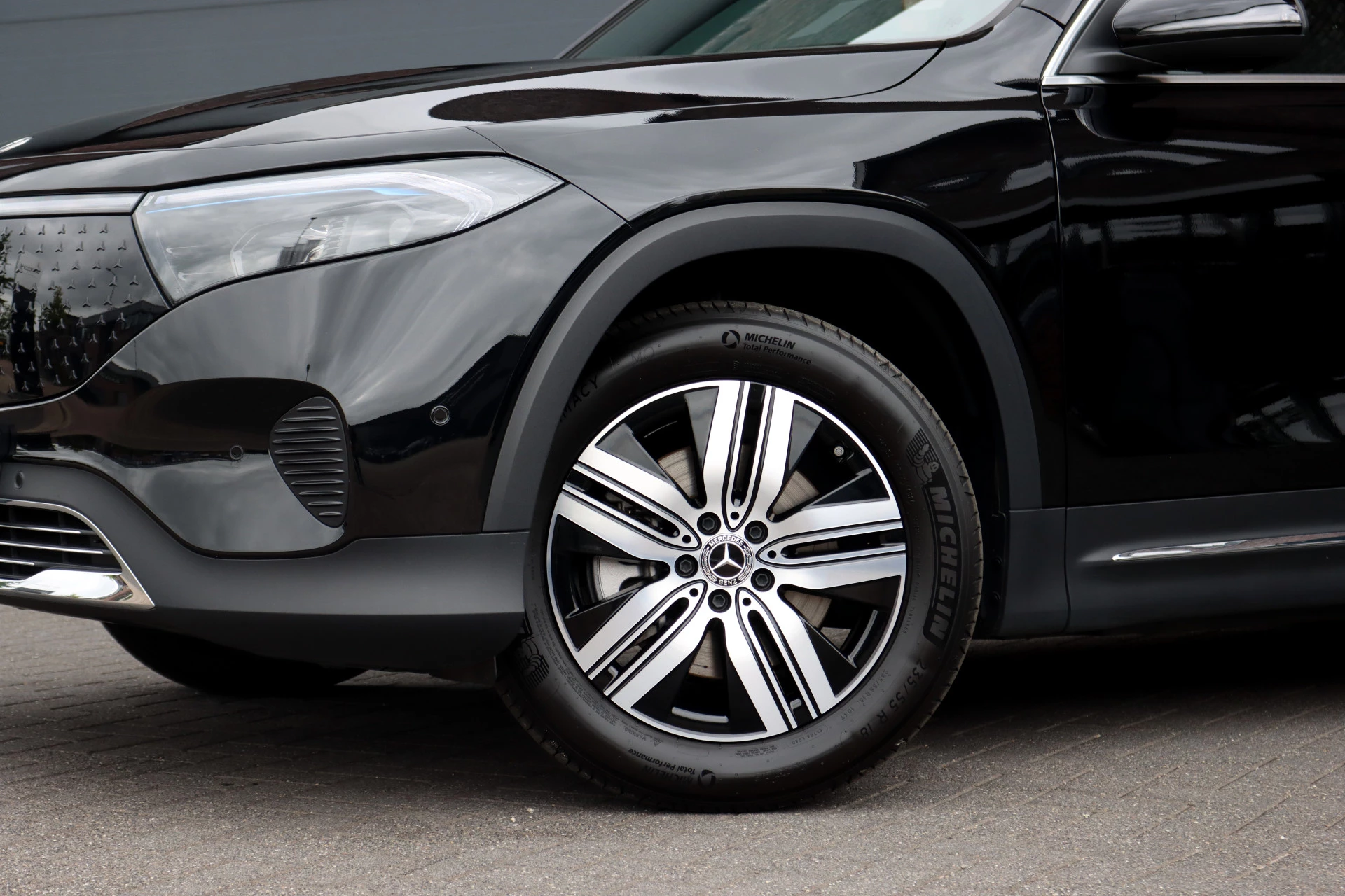 Hoofdafbeelding Mercedes-Benz EQB