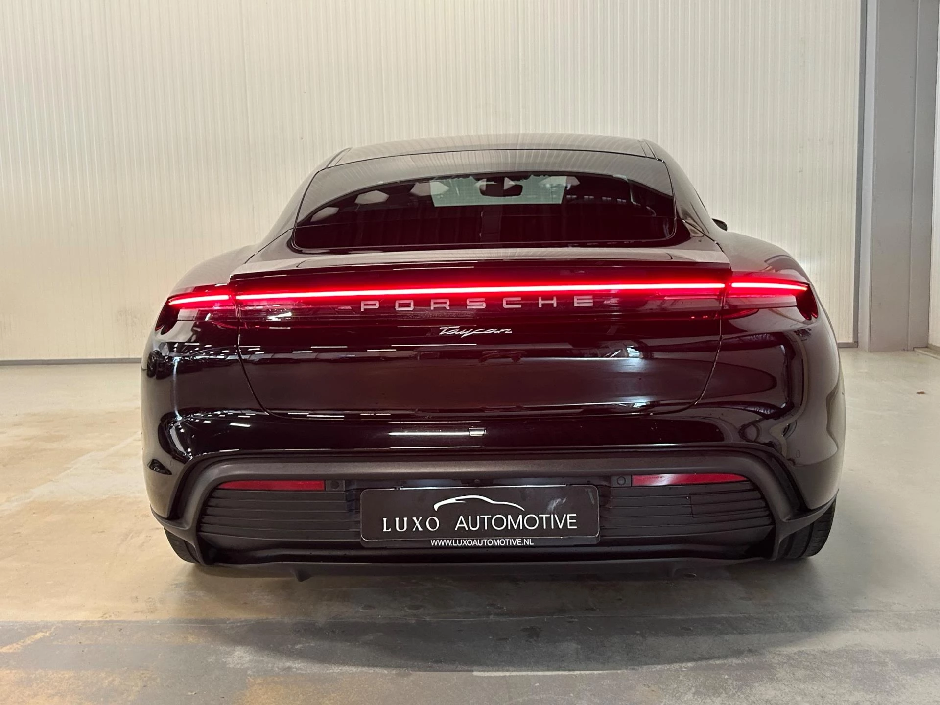 Hoofdafbeelding Porsche Taycan