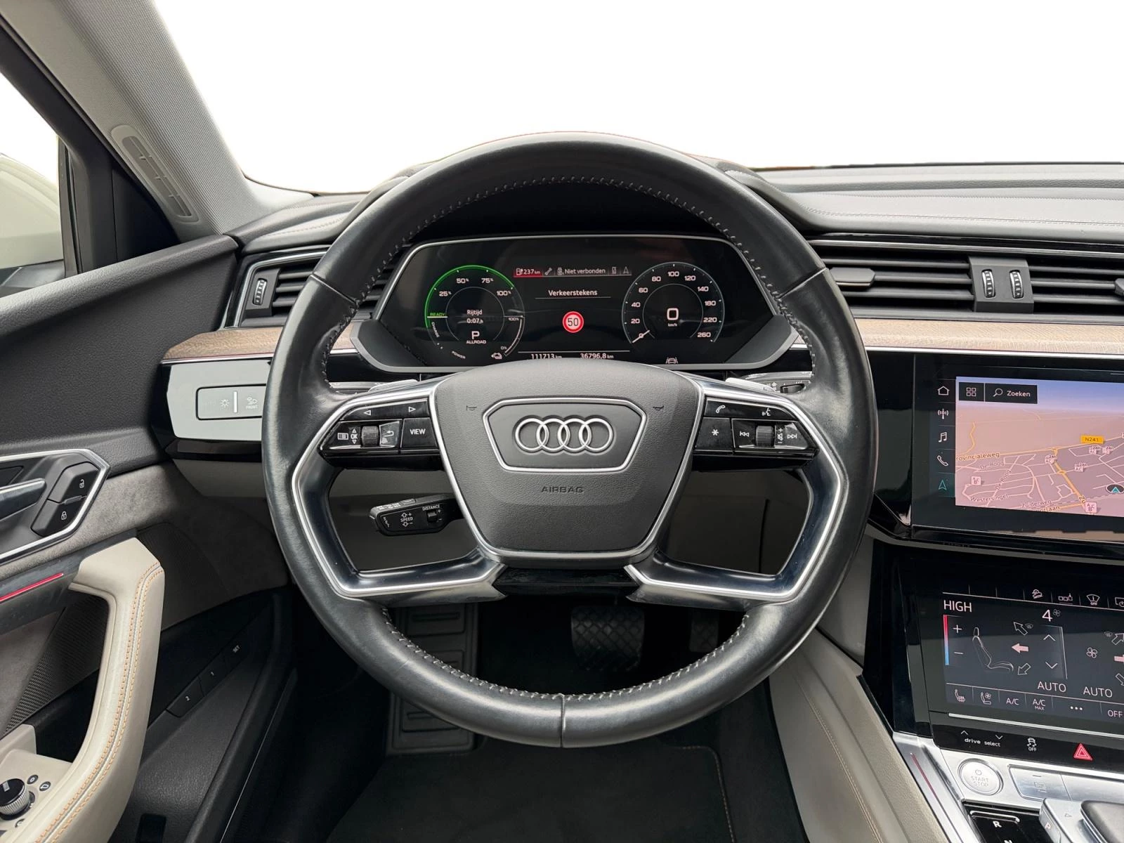 Hoofdafbeelding Audi e-tron
