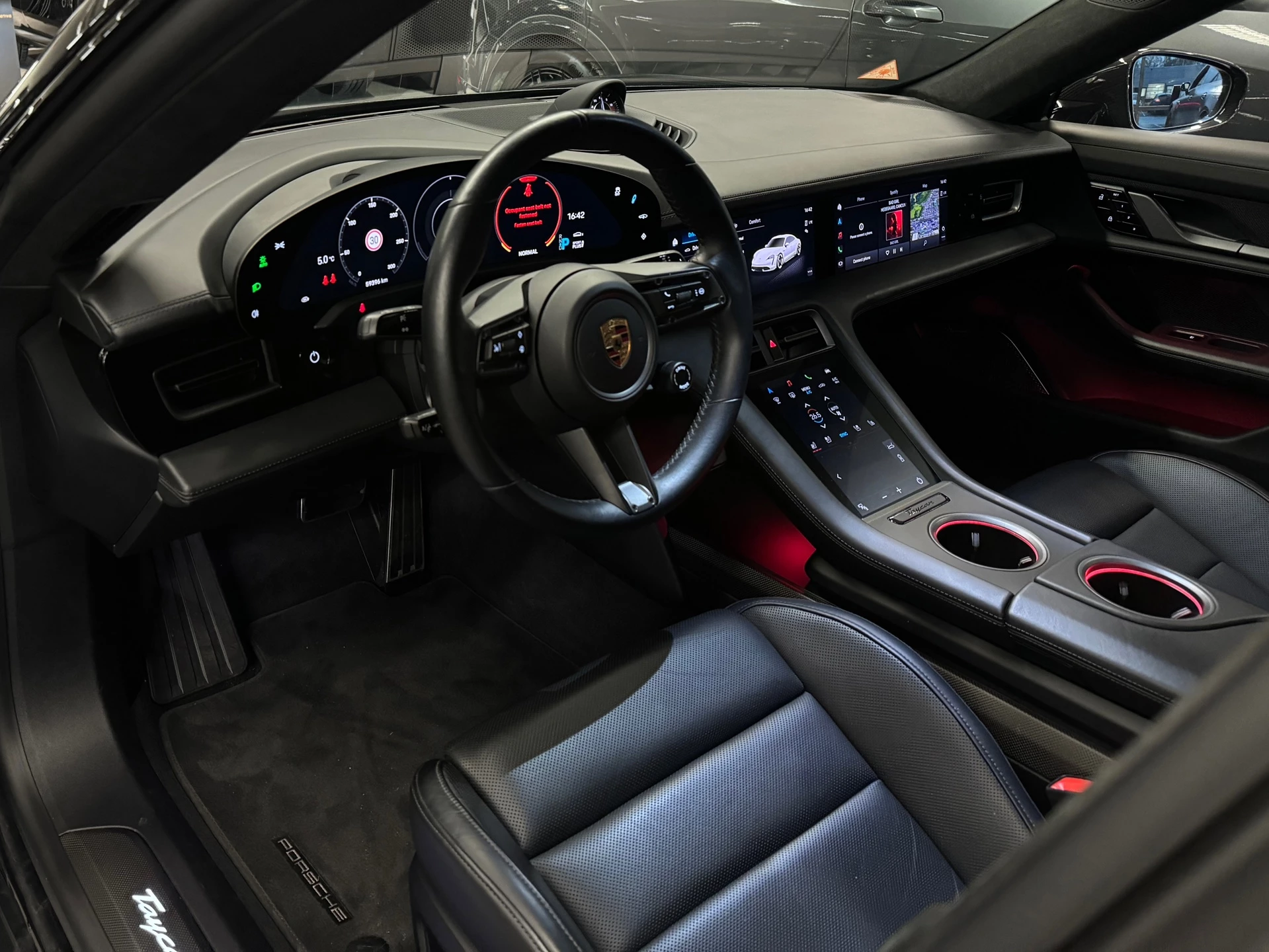 Hoofdafbeelding Porsche Taycan