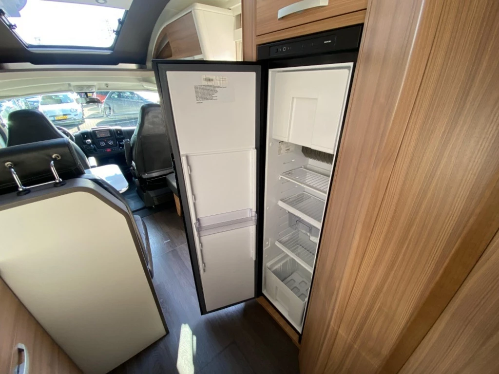 Hoofdafbeelding Adria Coral 670 Sl 2.2 140pk Enkele Bedden 202