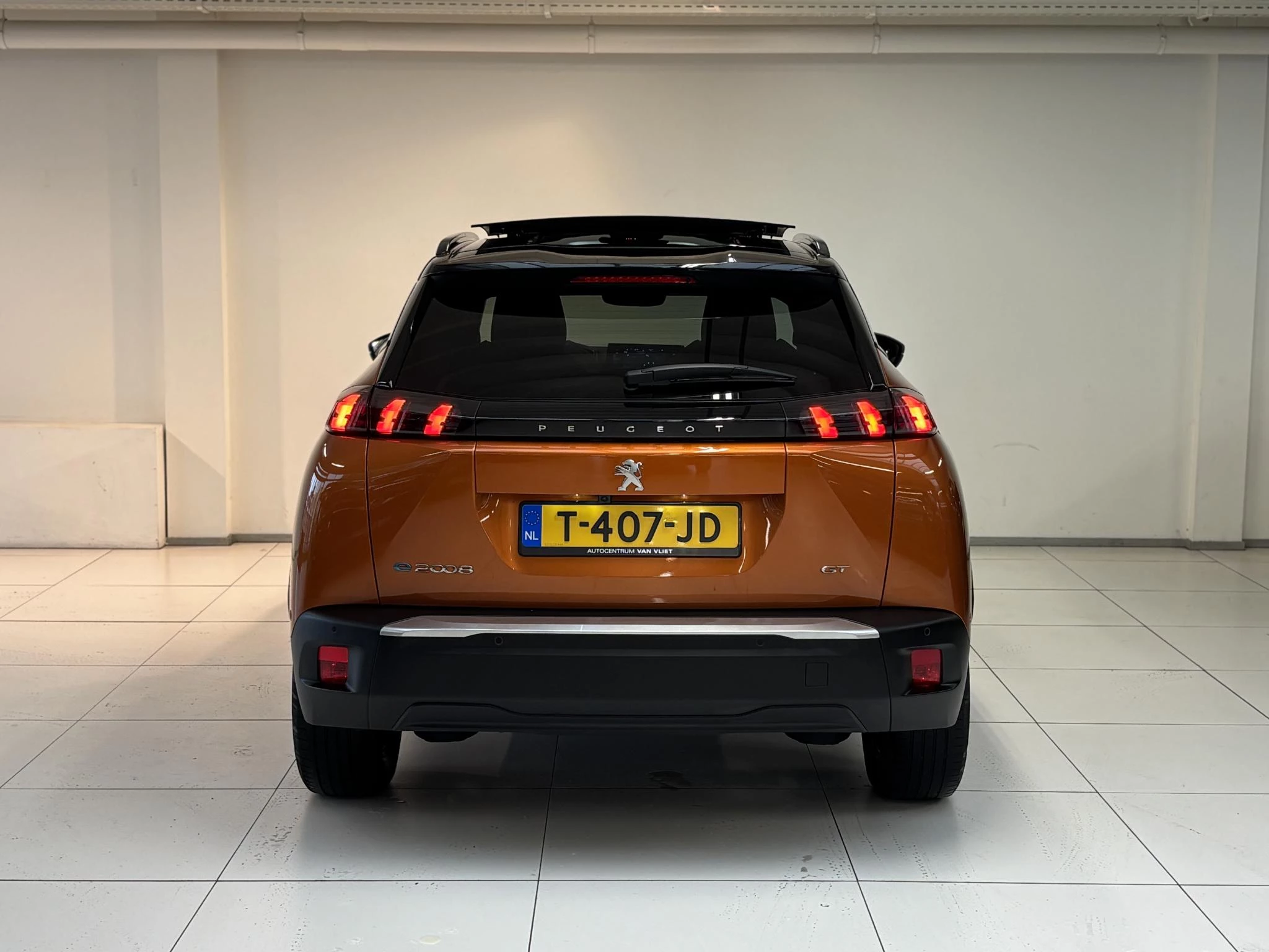 Hoofdafbeelding Peugeot e-2008