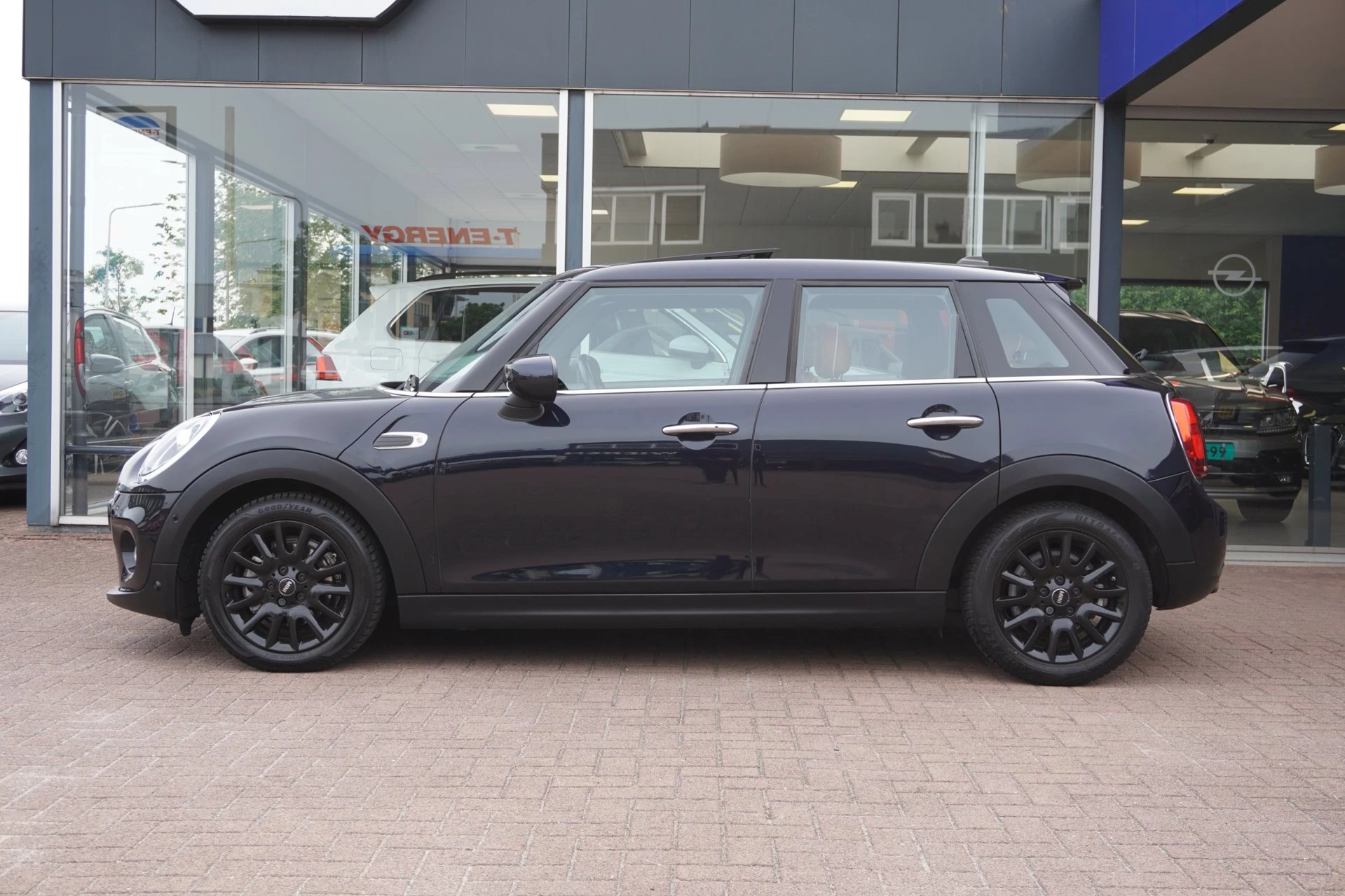 Hoofdafbeelding MINI 5-deurs