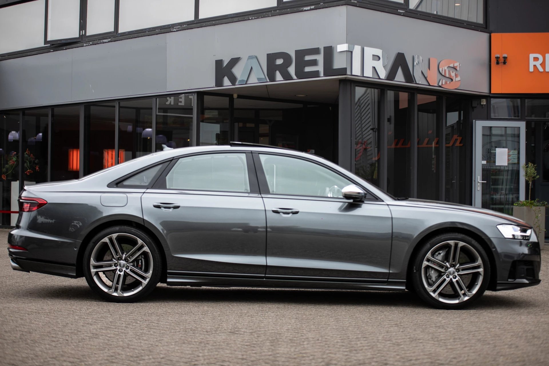 Hoofdafbeelding Audi S8