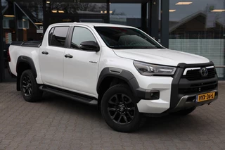Toyota Hilux 2.8 D-4D DUBBEL CABIN INVINCIBLE BE TREKKER 5 SITZ A/T 4WD VAN