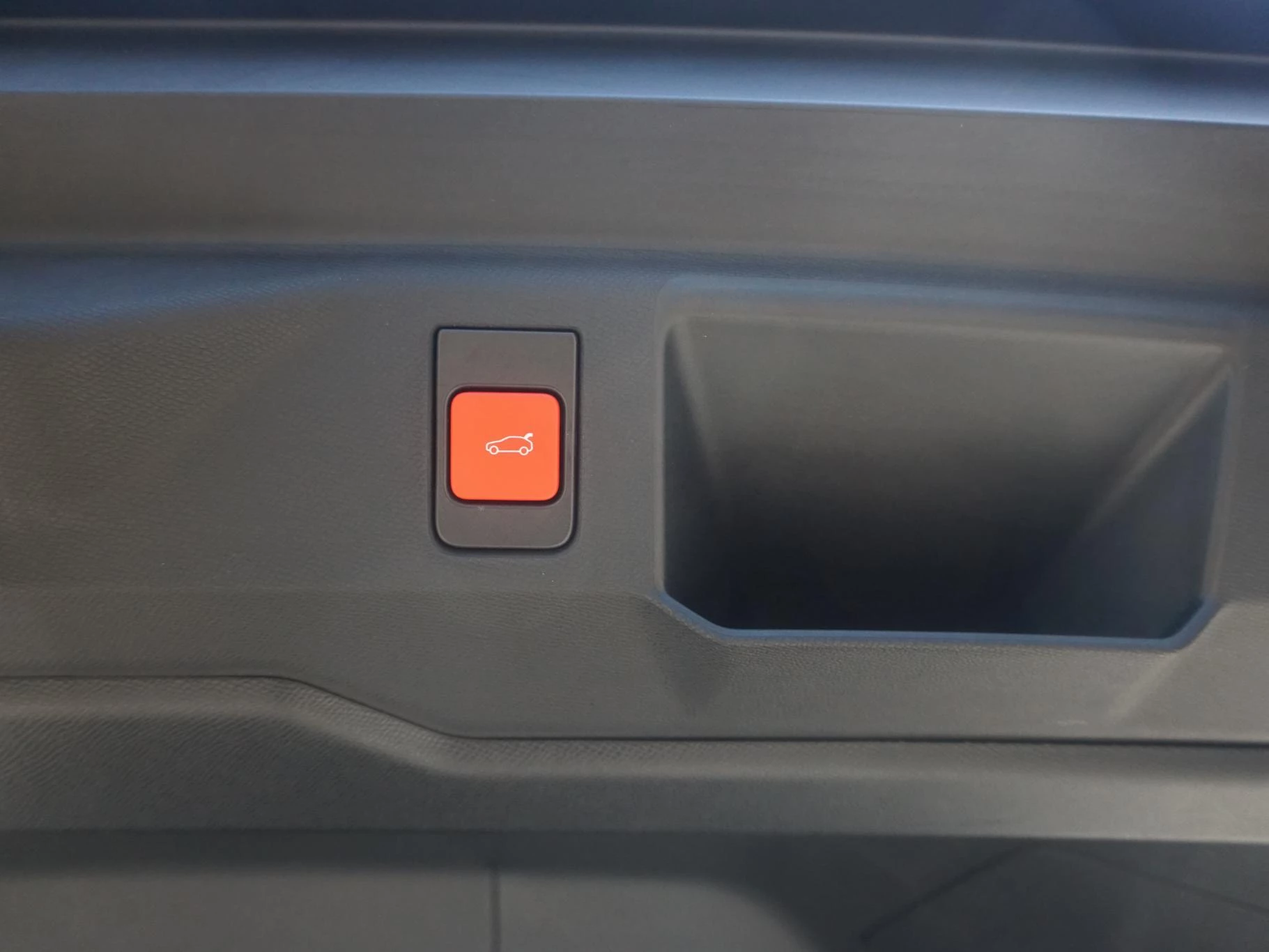 Hoofdafbeelding Peugeot e-5008