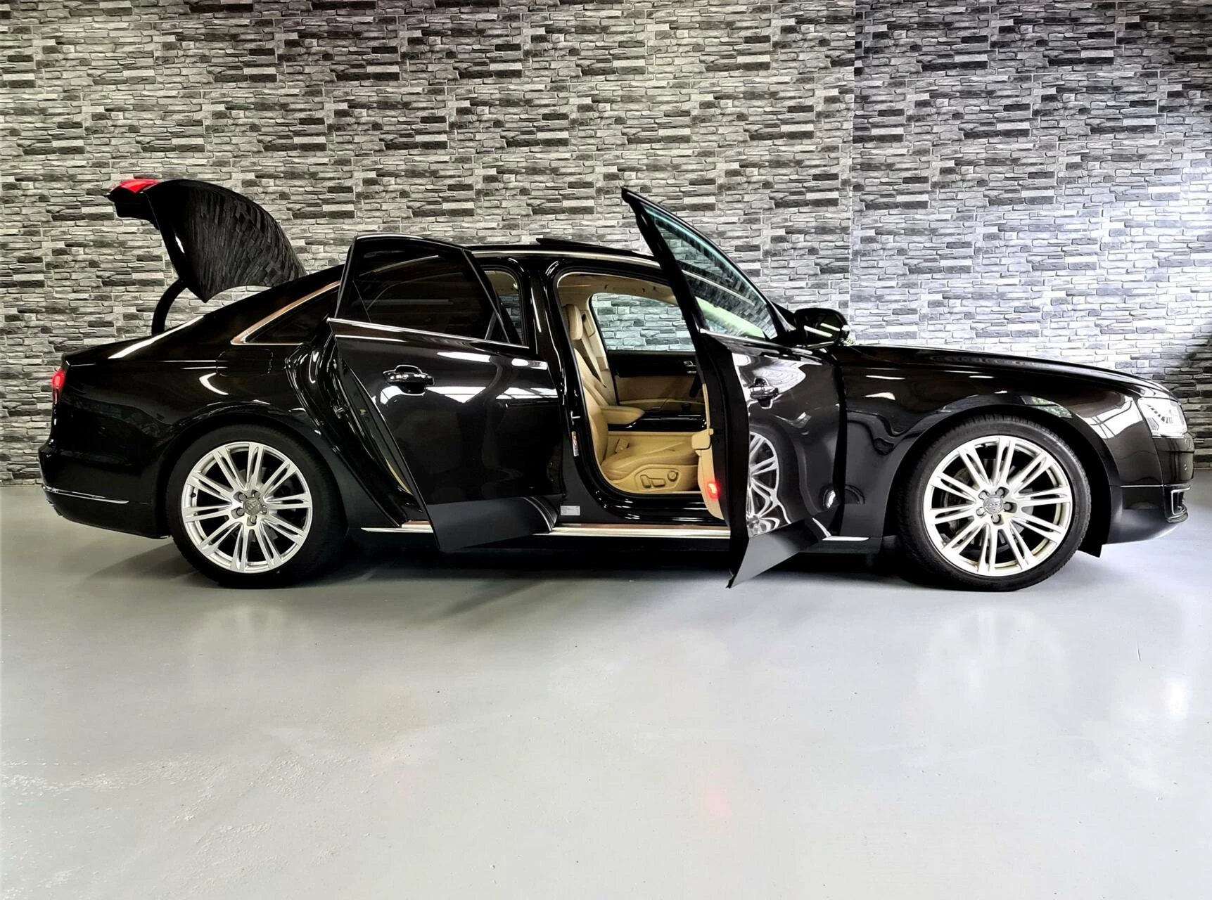 Hoofdafbeelding Audi A8