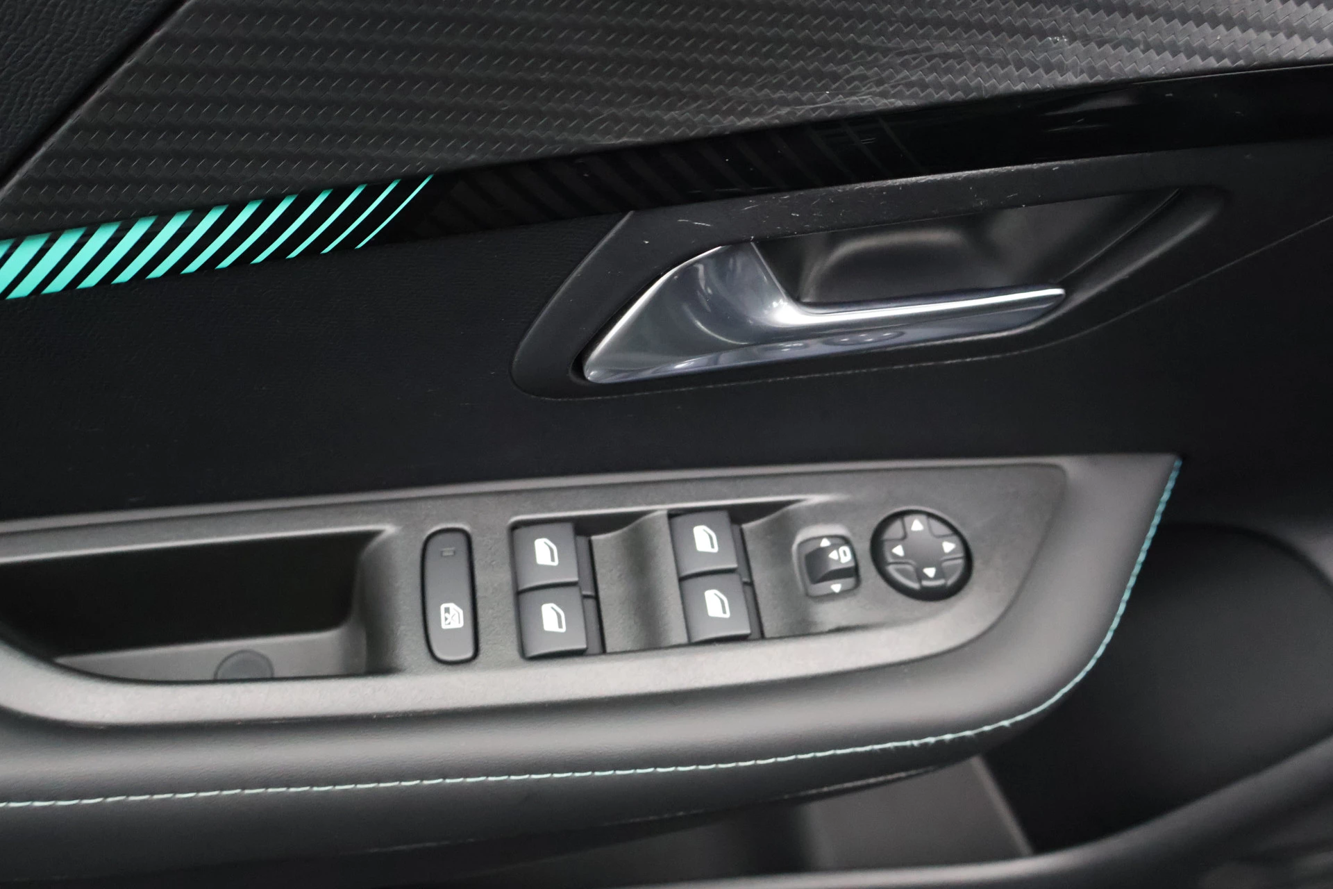 Hoofdafbeelding Peugeot e-208