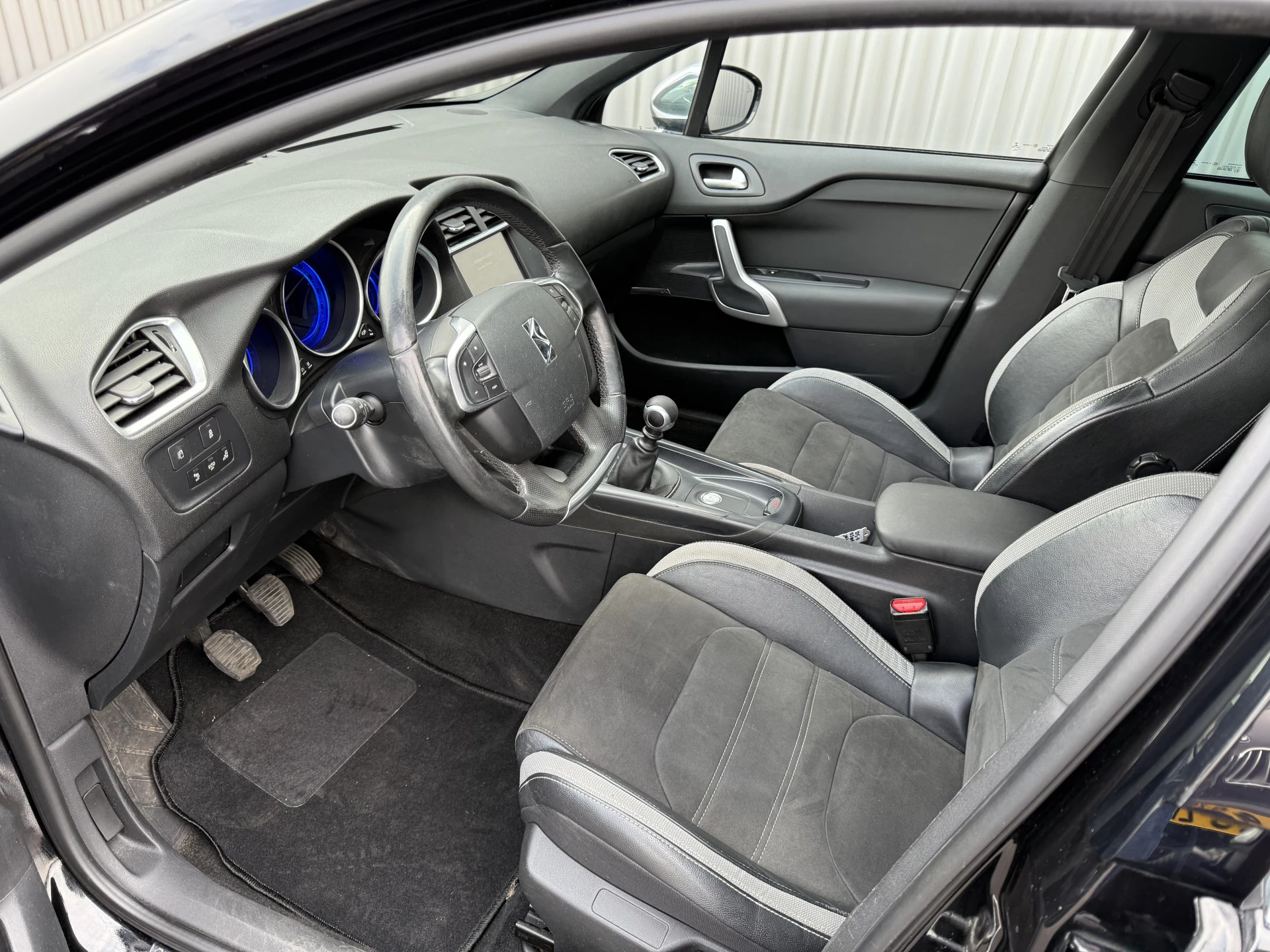 Hoofdafbeelding DS DS 4