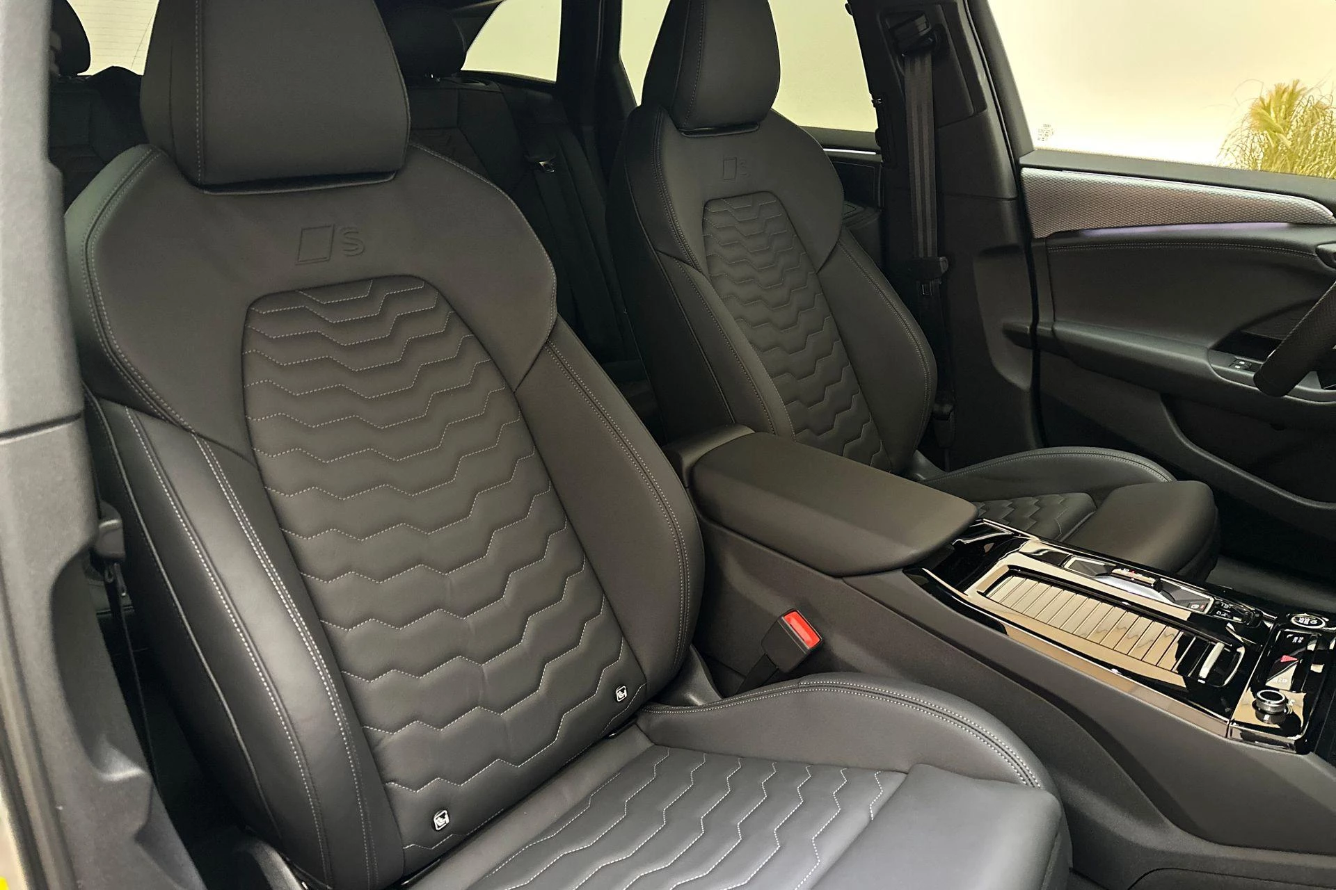 Hoofdafbeelding Audi A6 Avant e-tron