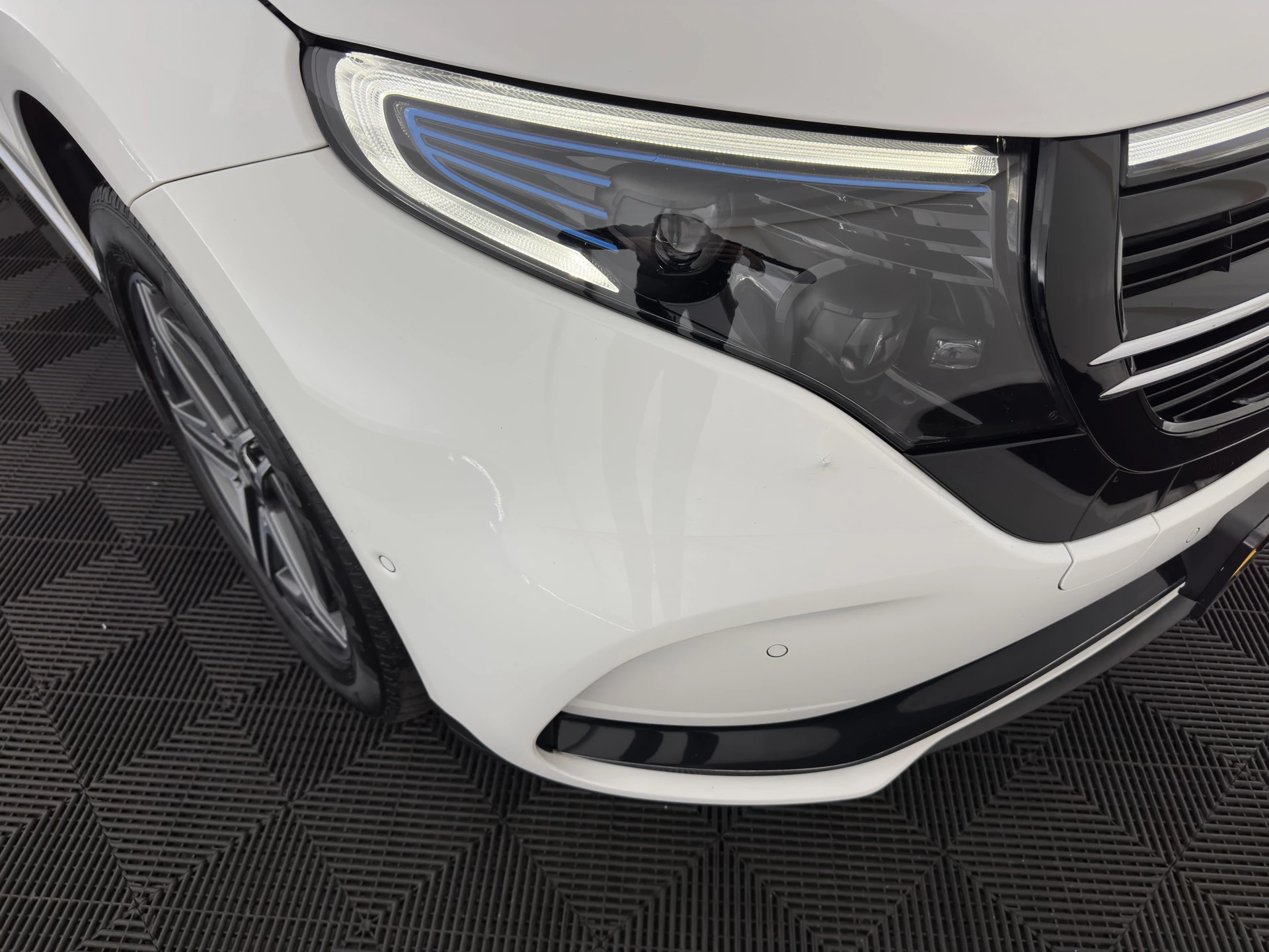 Hoofdafbeelding Mercedes-Benz EQC