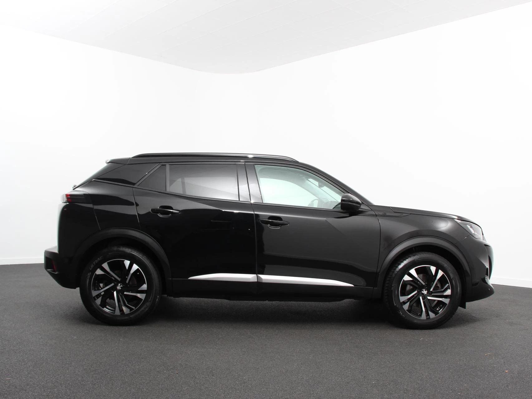 Hoofdafbeelding Peugeot e-2008