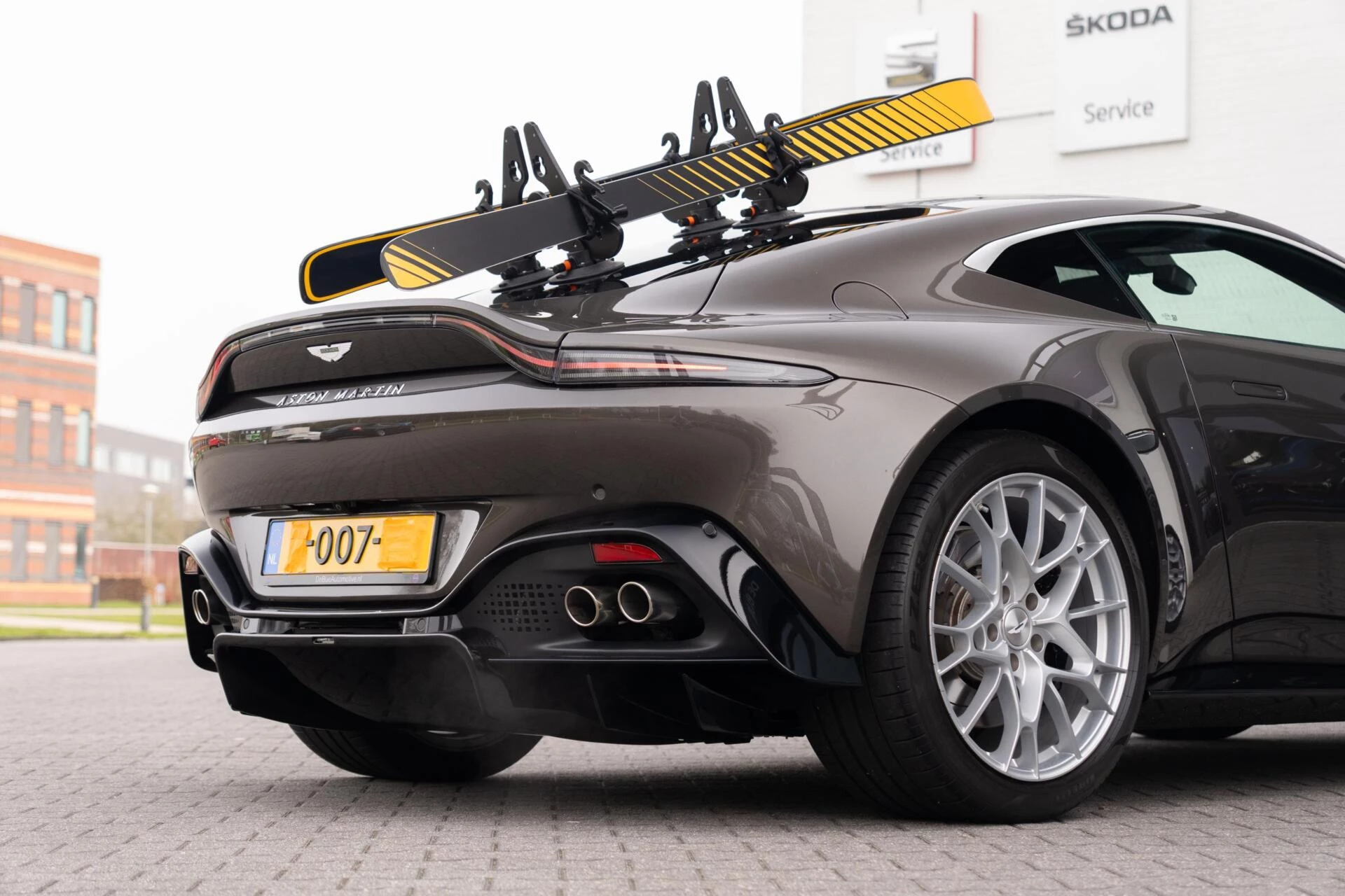 Hoofdafbeelding Aston Martin V8 Vantage