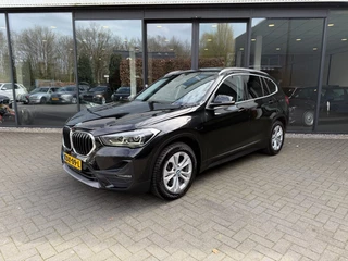Hoofdafbeelding BMW X1 BMW X1 xDrive25e High Exe,Leer,Pano,HUD,Stoelverw,Camera,Carplay,Clima,Cruise,Dealer OH