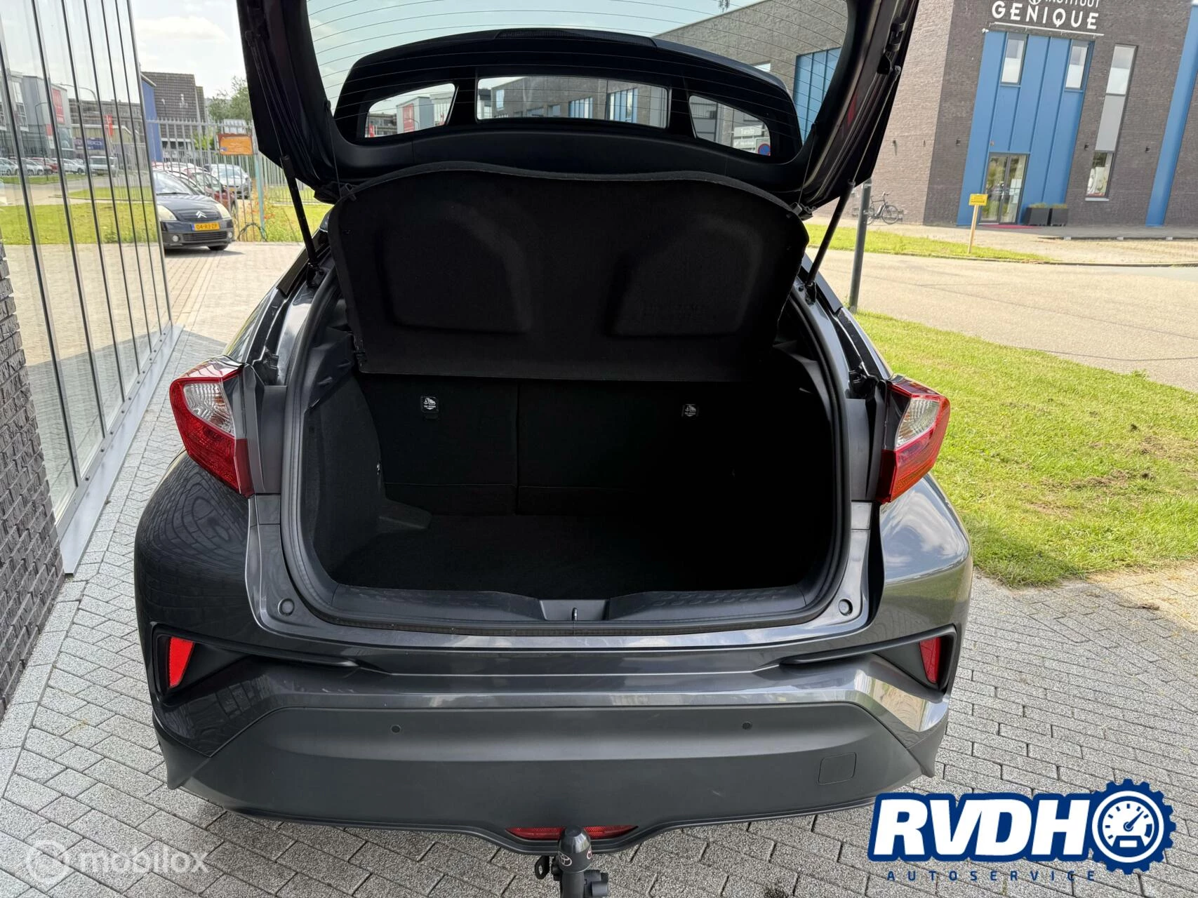 Hoofdafbeelding Toyota C-HR