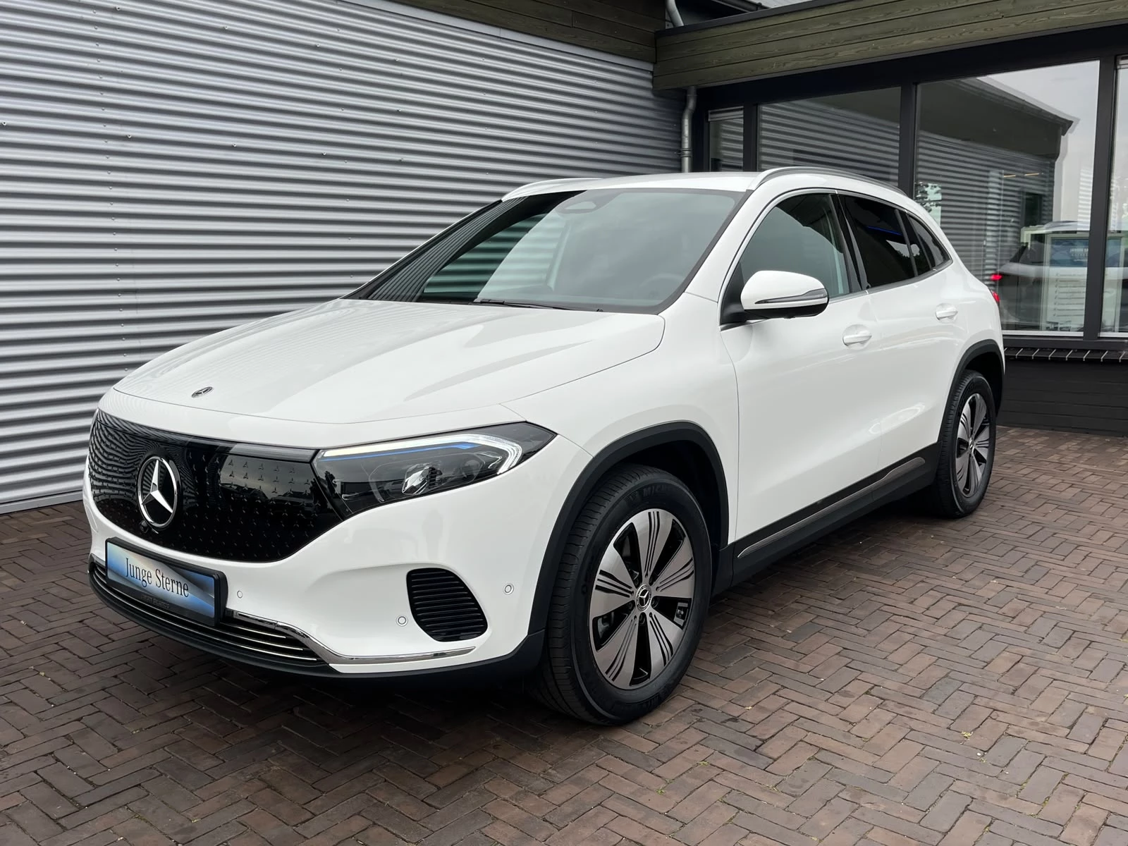 Hoofdafbeelding Mercedes-Benz EQA