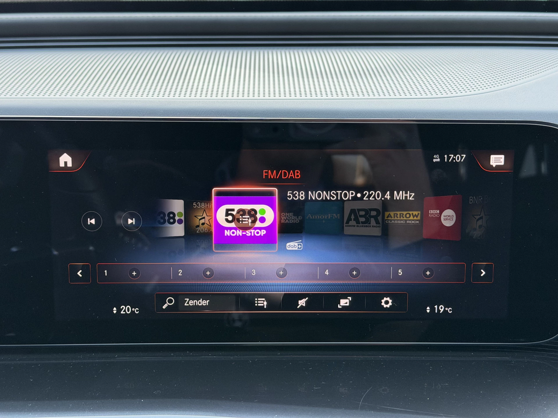 Hoofdafbeelding Mercedes-Benz EQC