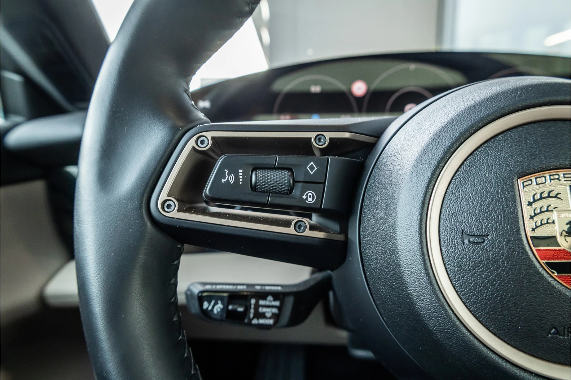 Hoofdafbeelding Porsche Taycan