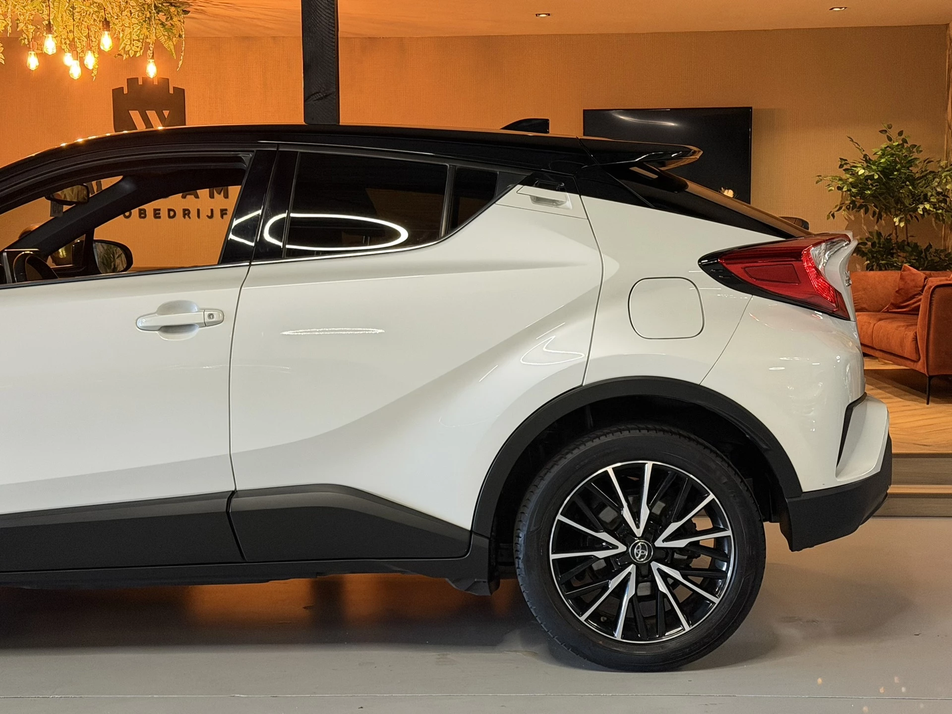 Hoofdafbeelding Toyota C-HR