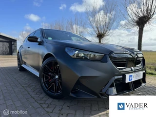 Hoofdafbeelding BMW M5 BMW M5 Touring Individual Frozen Black Direct Leverbaar!