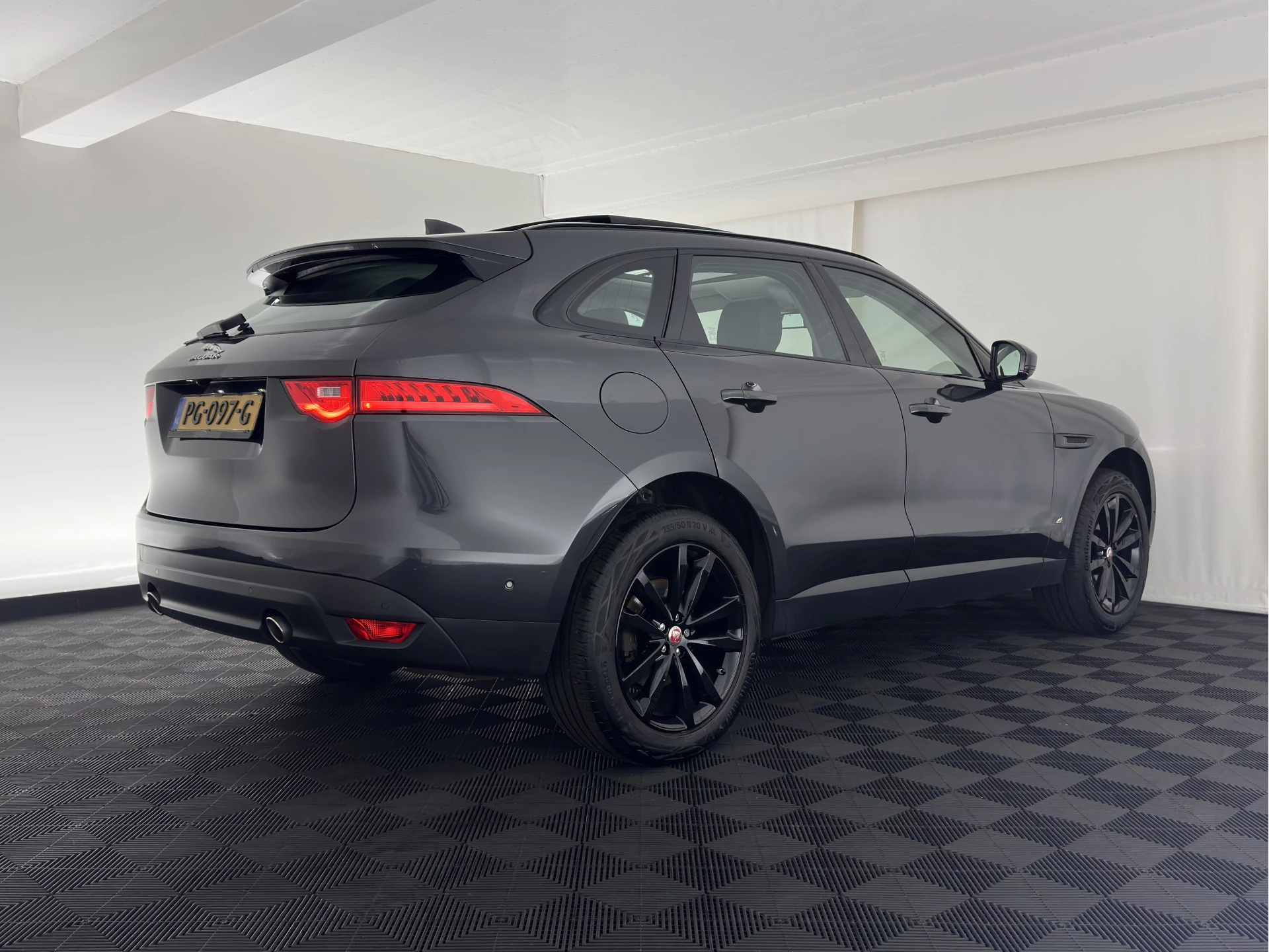 Hoofdafbeelding Jaguar F-PACE