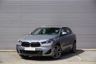BMW X2 xDrive25e High Executive | M Sportpakket | Stuurwielrand verwarmd | BMW Head-Up Display | HiFi System | Achteruitrijcamera |