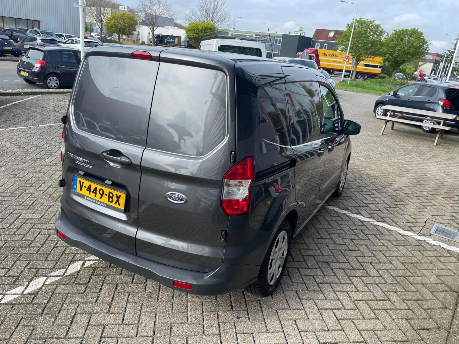 Hoofdafbeelding Ford Transit Courier