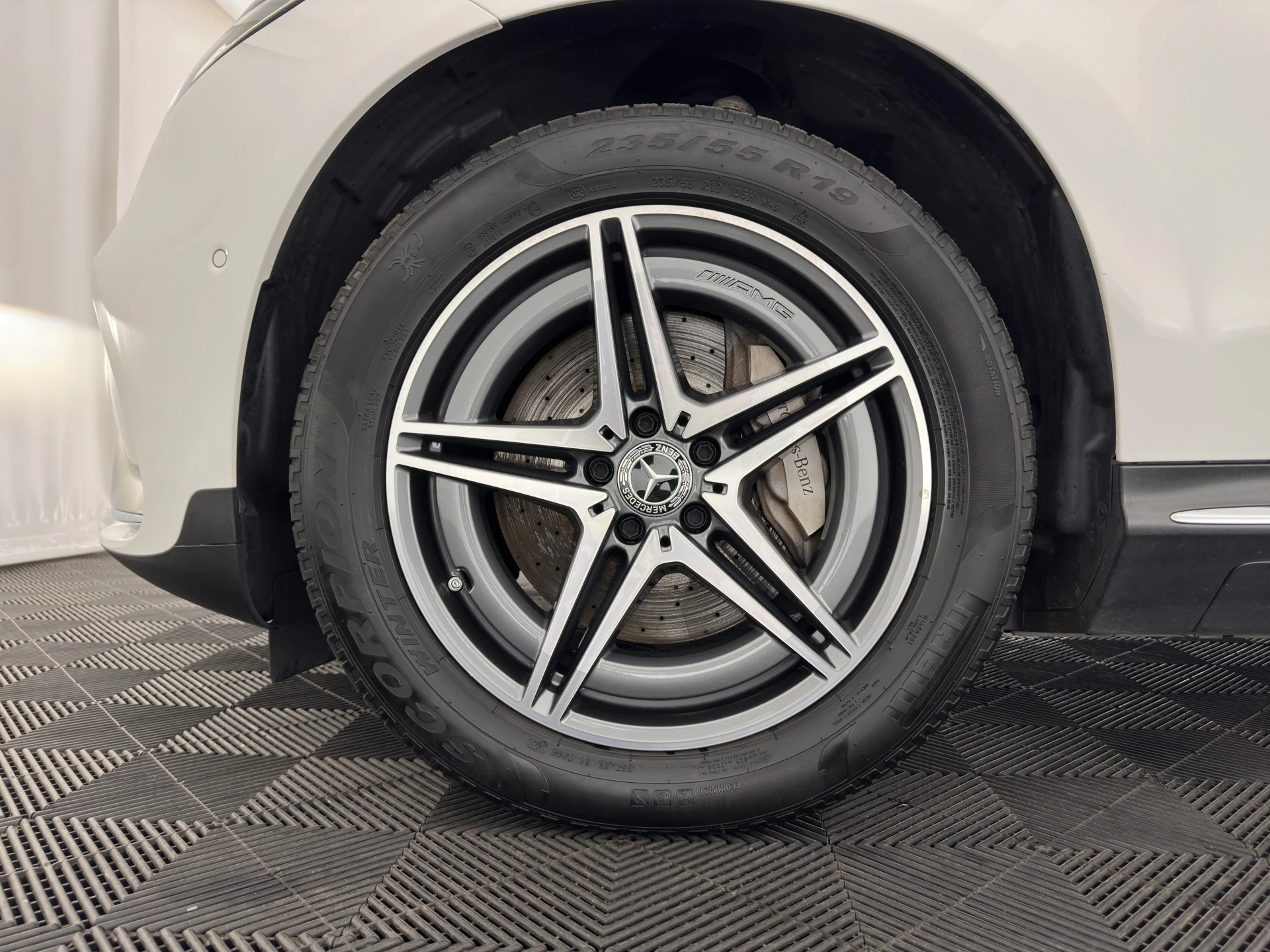 Hoofdafbeelding Mercedes-Benz EQC