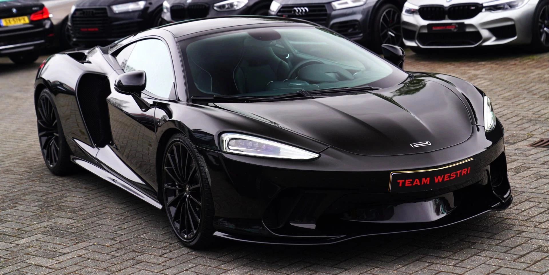 Hoofdafbeelding McLaren GT