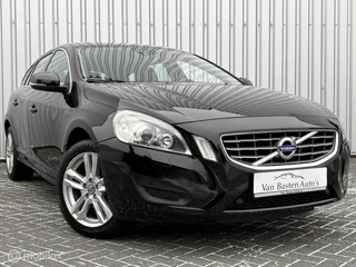 Volvo V60 1.6 T4 Momentum | Aut | 180pk | Xenon | PDC | 12 | Bluetooth | Volledige historie |