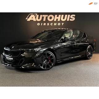 Hoofdafbeelding BMW 5 Serie BMW 5-serie 520i High Executive Edition M Stuurverwarming/ Laser/ 21"/ Glazendak/ Memoryseats/ 360Camera/ M Gordels/